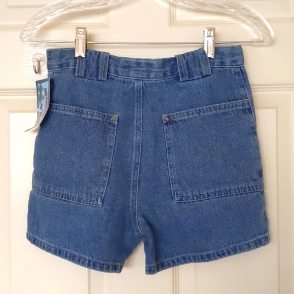 NWT. Girl's Denim Shorts with real pockets. - Picture 6 of 6